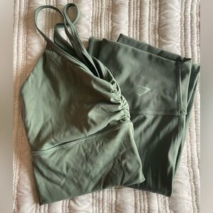 GYMSHARK - sage green workout set